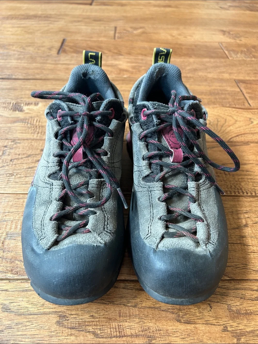 La Sportiva Boulder X Approach Shoes Hiking Outdoor Carbon Beet Womens Size 7.5